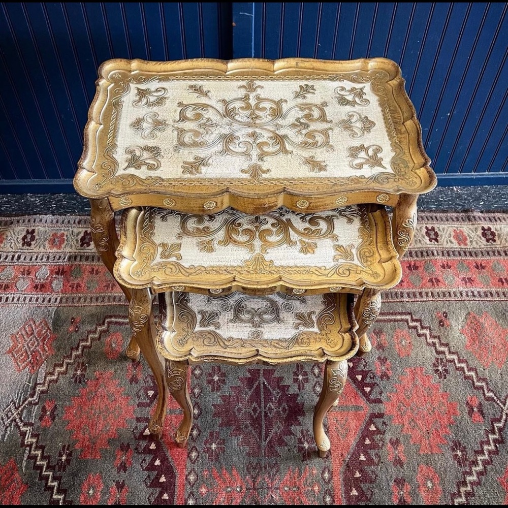 Florentine nesting tables